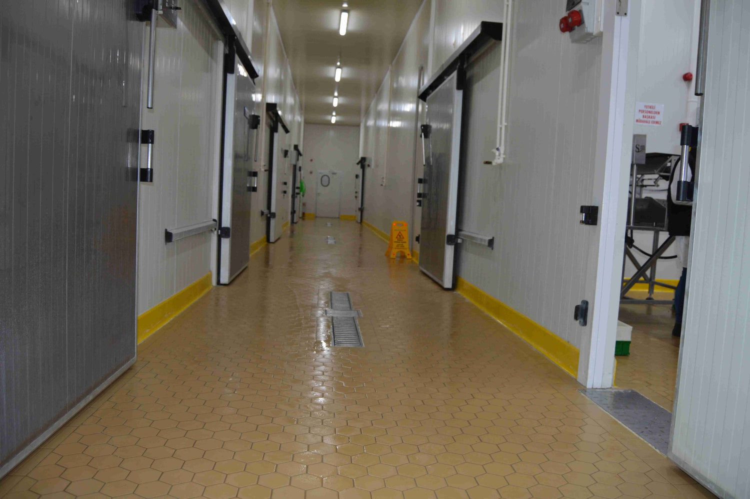 Altıgen Antiasit Karo 150×175 Trafik Sarı