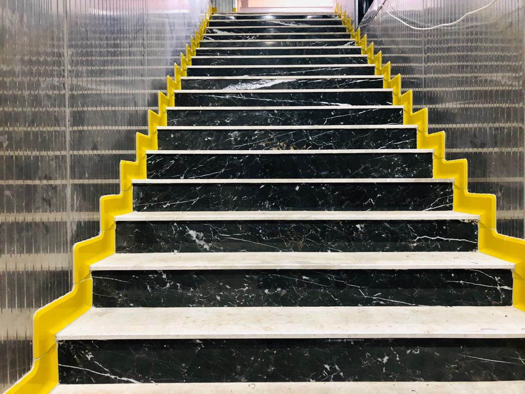 Гигиенический плинтус для лестниц 100х10мм