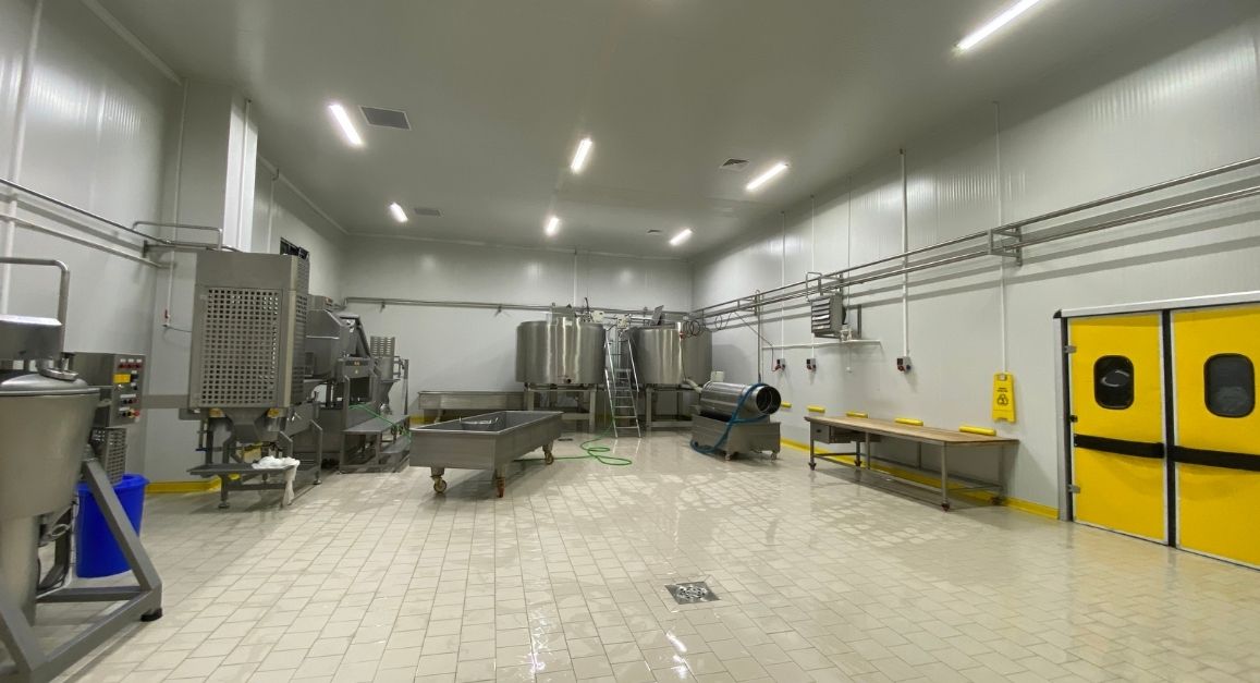 Antiasit Karo 200×200 Siyah