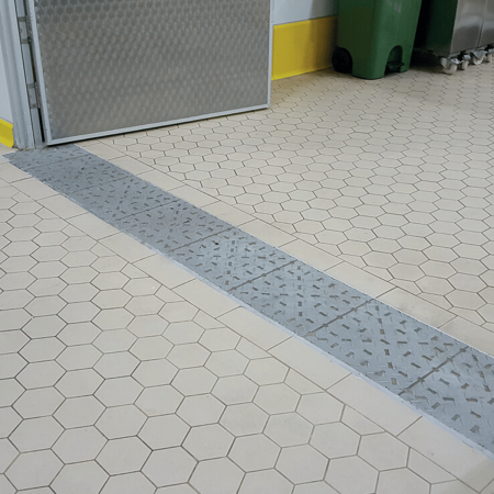 Vibroser Stainless Steel Floor Tile, Anti Slip Surface, 300x150x3mm