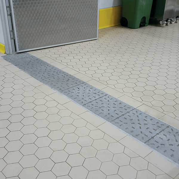 Vibroser Stainless Steel Floor Tile, Anti Slip Surface, 300x150x3mm